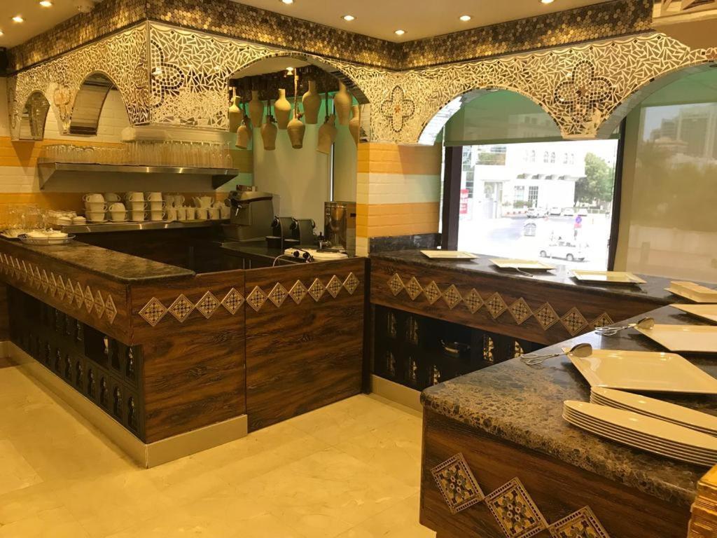 Trianon Royal Hotel Abu Dabi Dış mekan fotoğraf