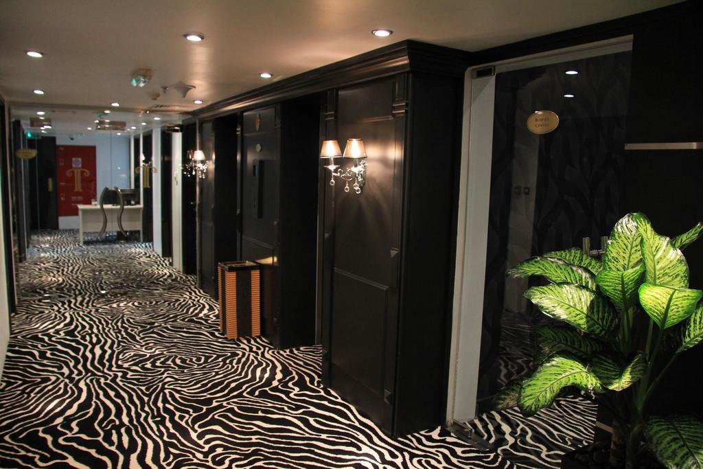 Trianon Royal Hotel Abu Dabi Dış mekan fotoğraf