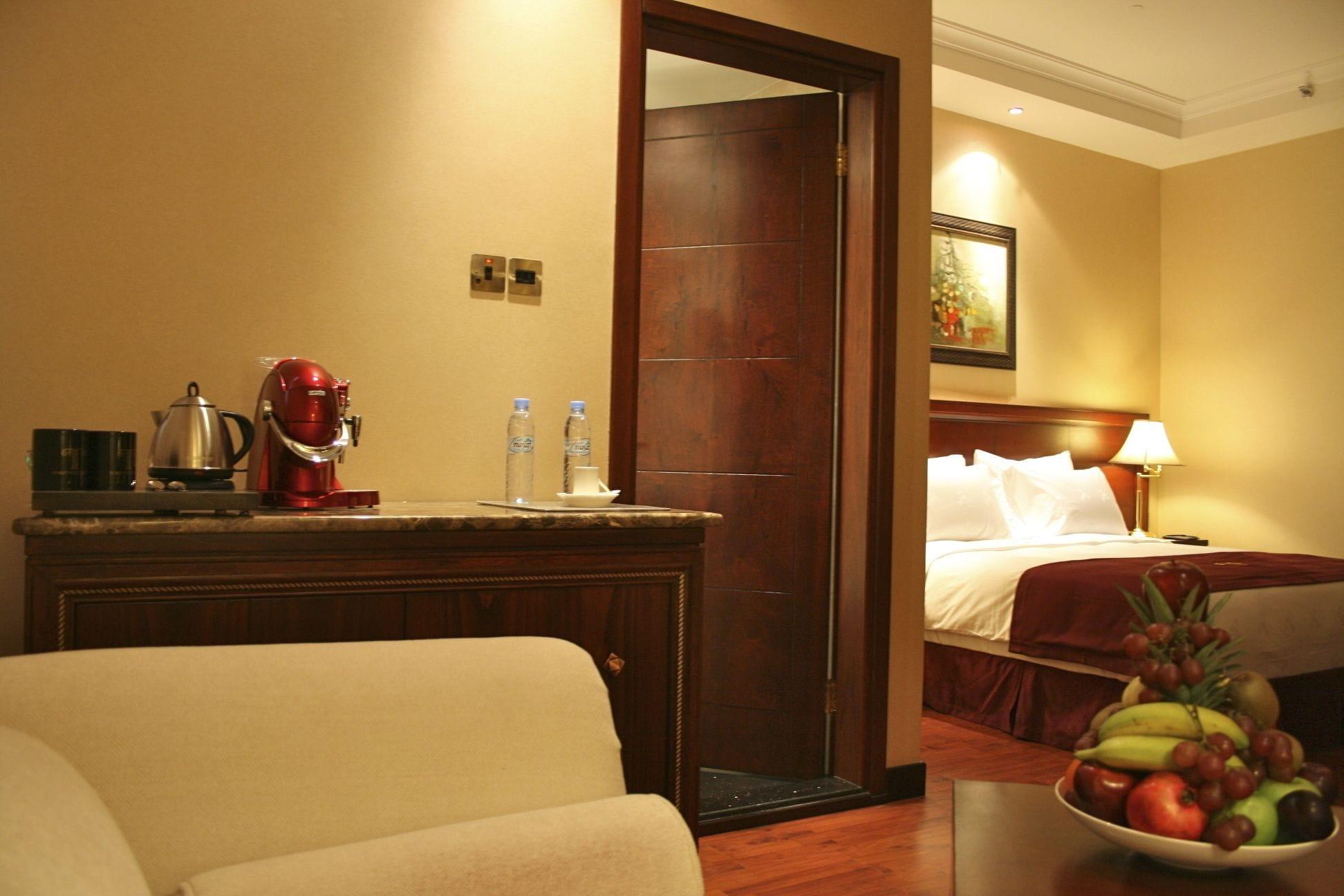 Trianon Royal Hotel Abu Dabi Dış mekan fotoğraf