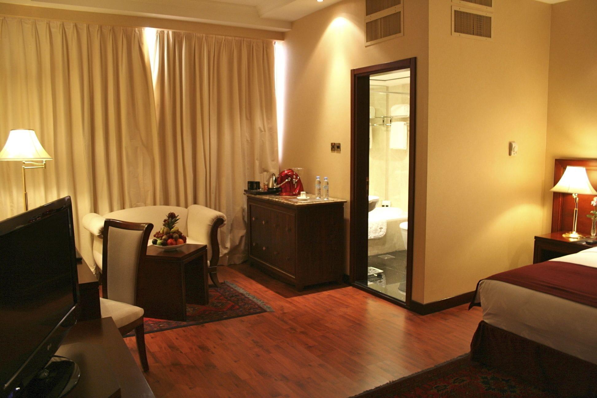 Trianon Royal Hotel Abu Dabi Dış mekan fotoğraf