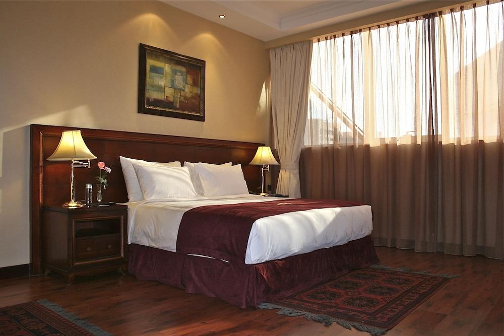 Trianon Royal Hotel Abu Dabi Dış mekan fotoğraf