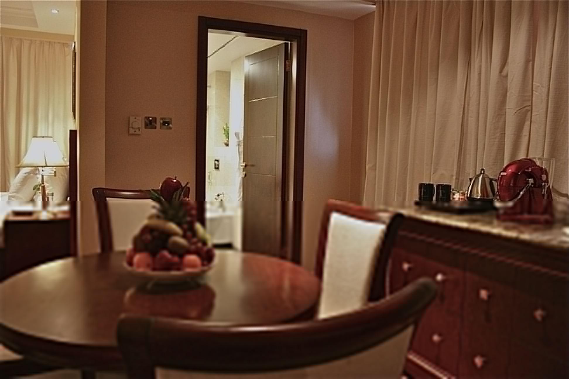 Trianon Royal Hotel Abu Dabi Dış mekan fotoğraf