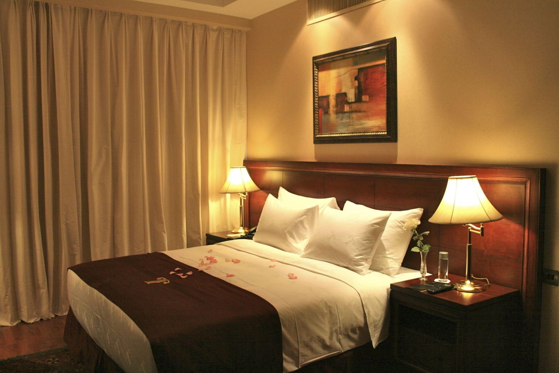 Trianon Royal Hotel Abu Dabi Dış mekan fotoğraf